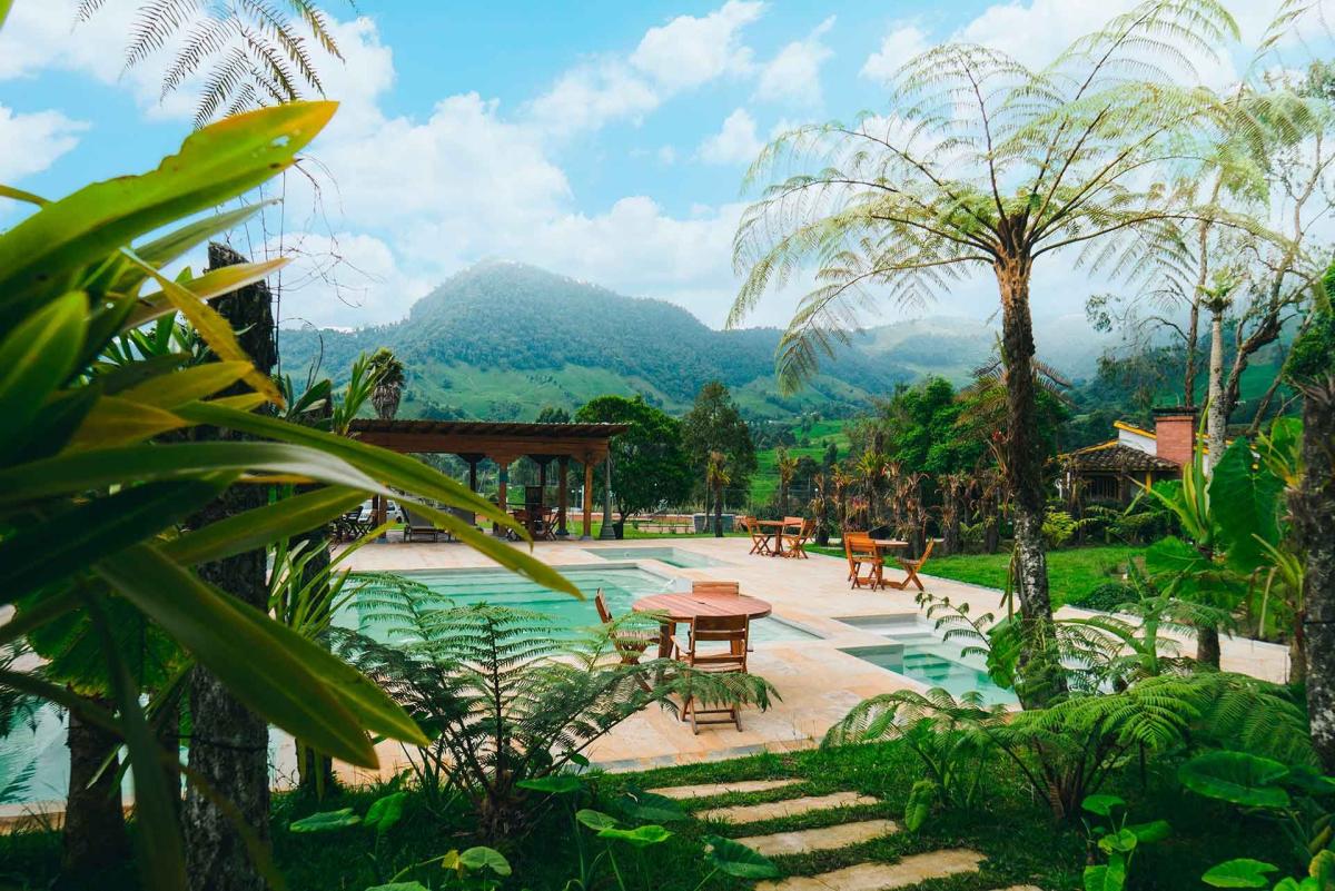 Pasadía Manizales y Termales El Otoño 2