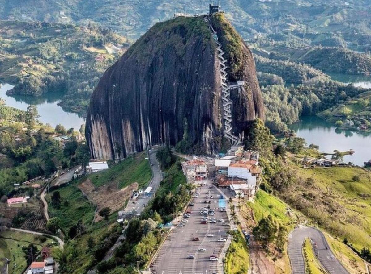 Pasadía Guatapé y Medellín